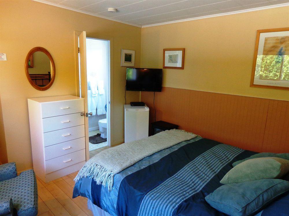 Motel Des Deux Lacs Waterloo Bagian luar foto