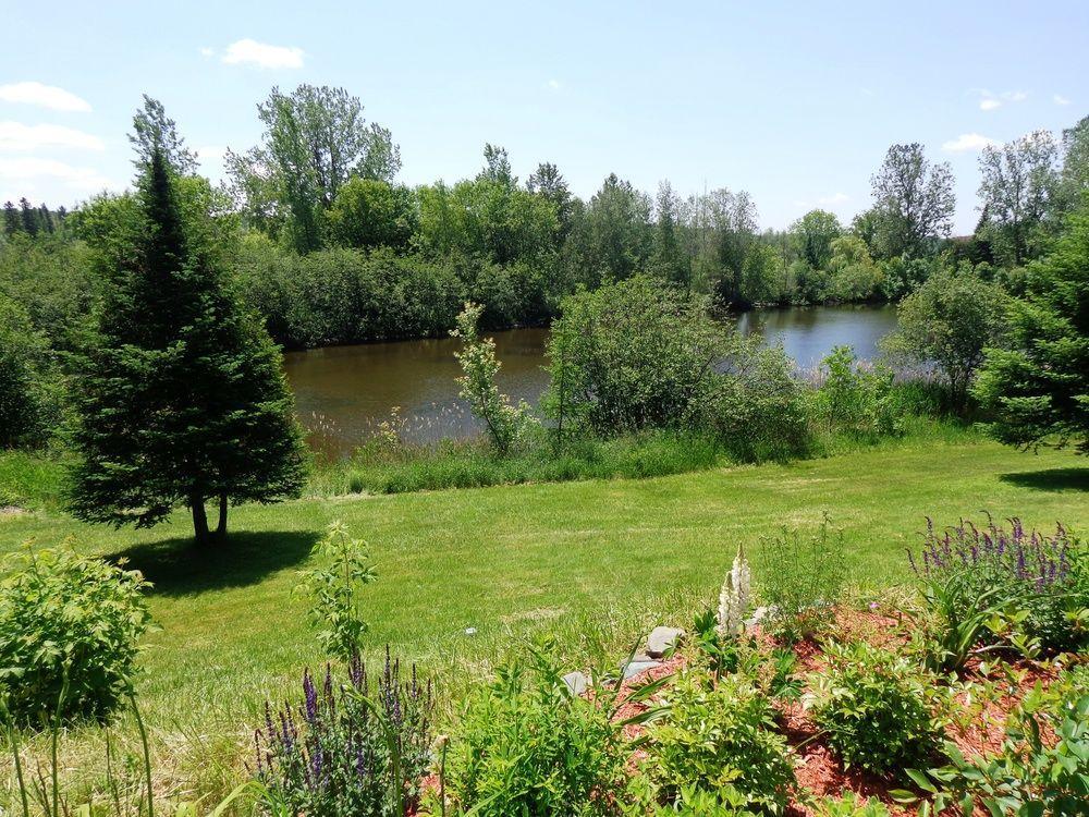 Motel Des Deux Lacs Waterloo Bagian luar foto
